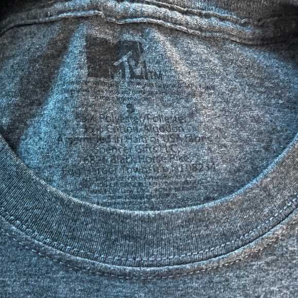 MTV Gray Graphic T-Shirt - Picture 3 of 3